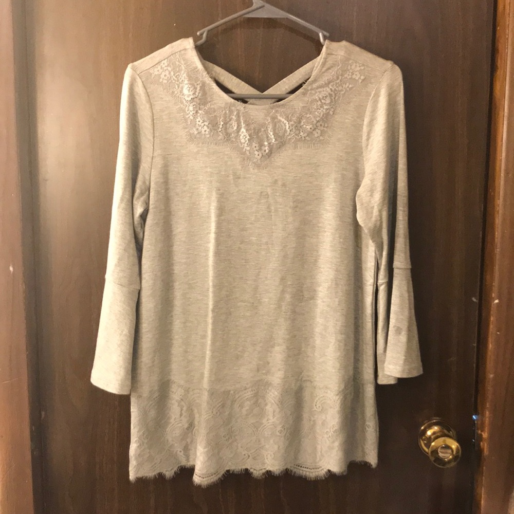 Elbow length sleeve shirt